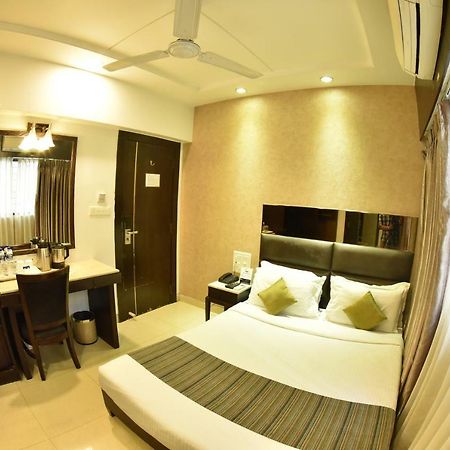 Hotel Manama Mumbai  Buitenkant foto