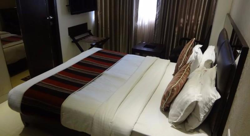 Hotel Manama Mumbai  Buitenkant foto