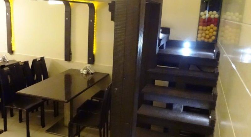 Hotel Manama Mumbai  Buitenkant foto