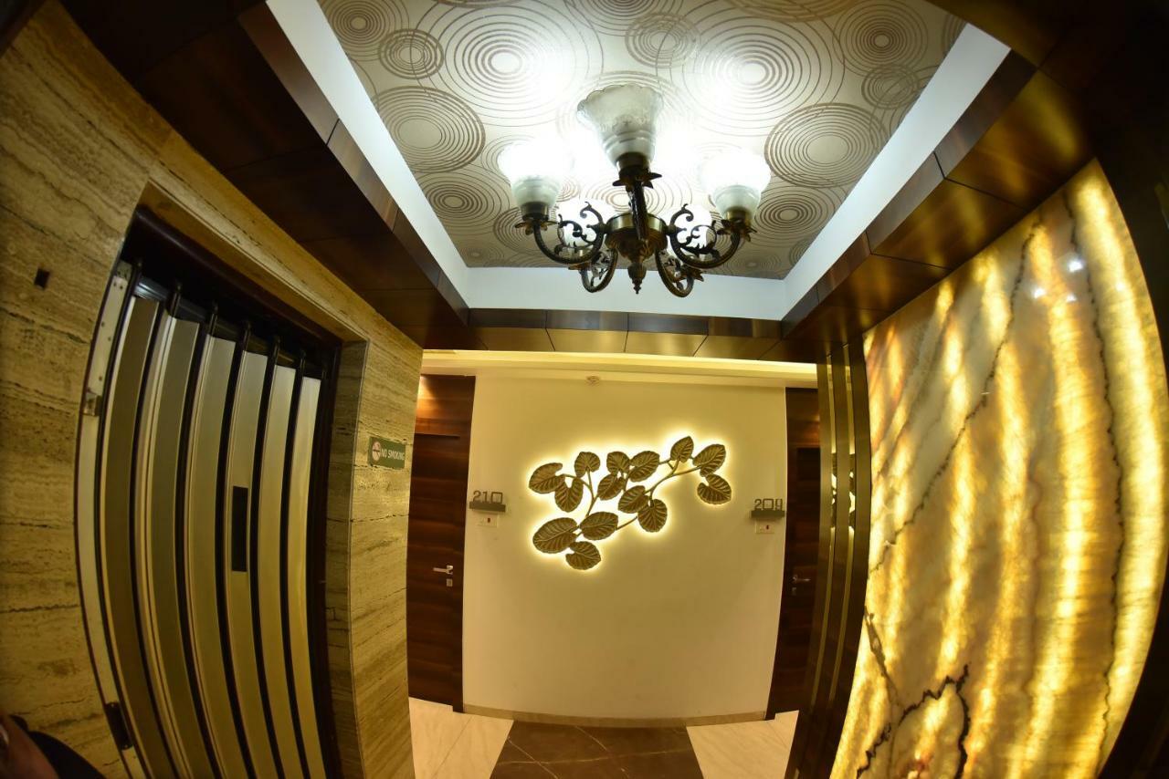 Hotel Manama Mumbai  Buitenkant foto