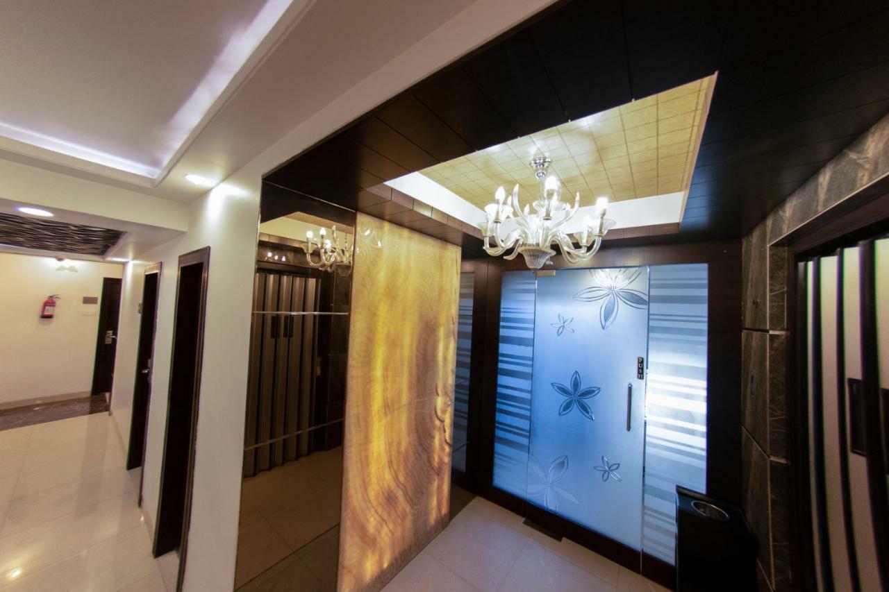 Hotel Manama Mumbai  Buitenkant foto