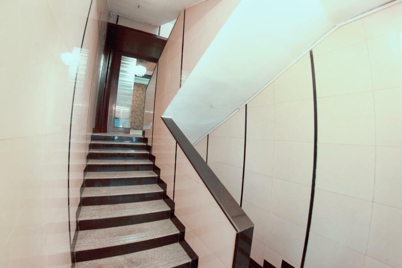 Hotel Manama Mumbai  Buitenkant foto