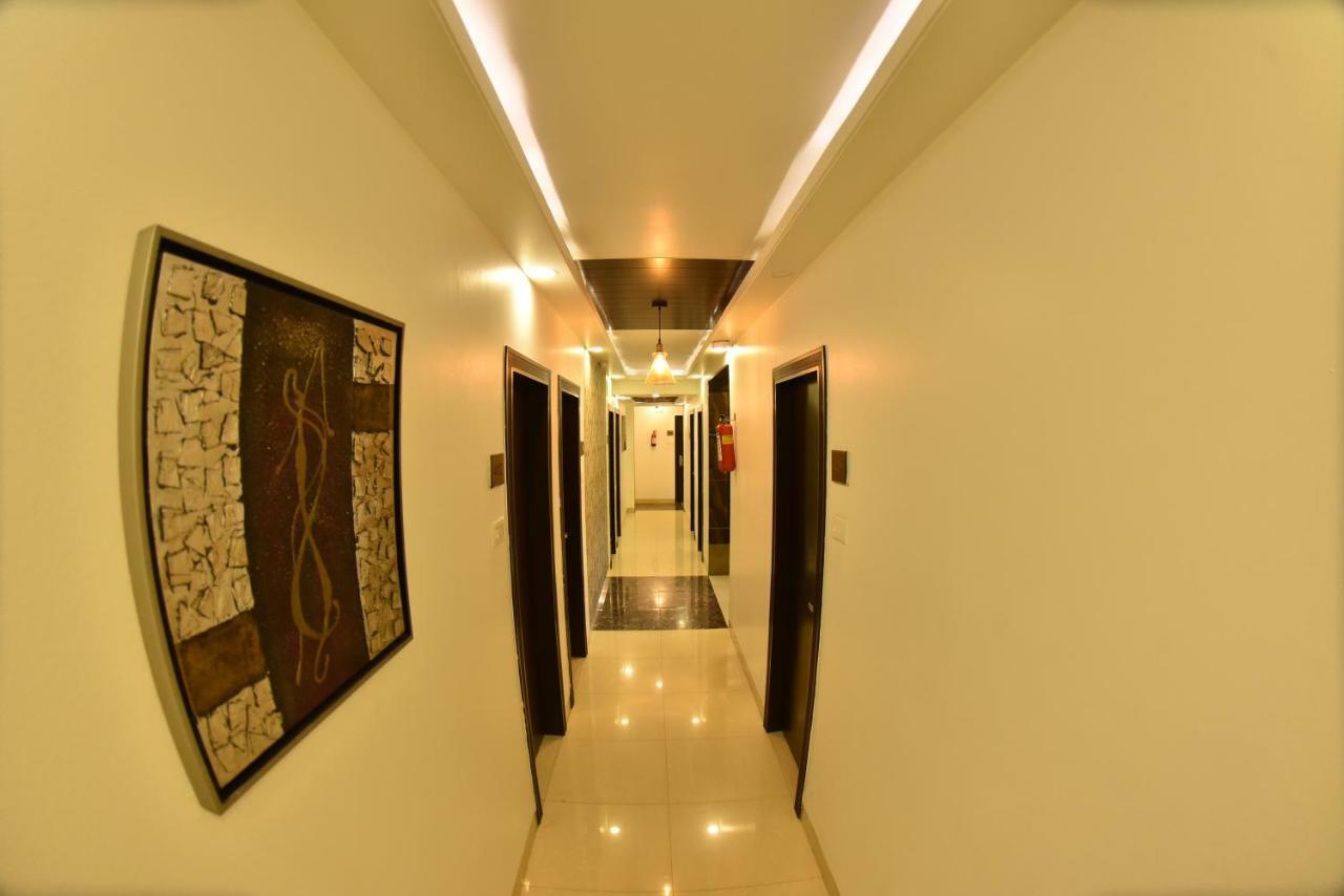 Hotel Manama Mumbai  Buitenkant foto