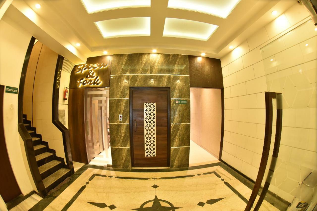 Hotel Manama Mumbai  Buitenkant foto