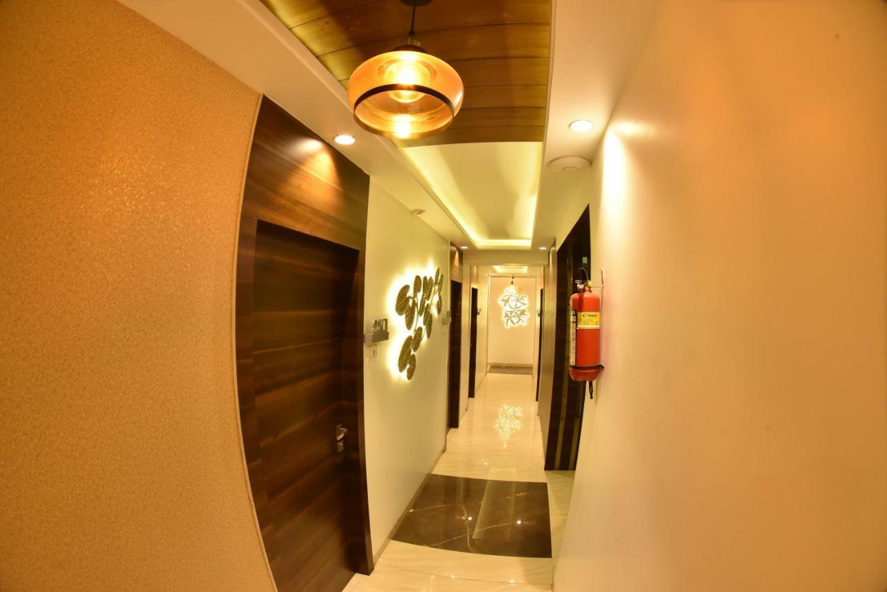 Hotel Manama Mumbai  Buitenkant foto