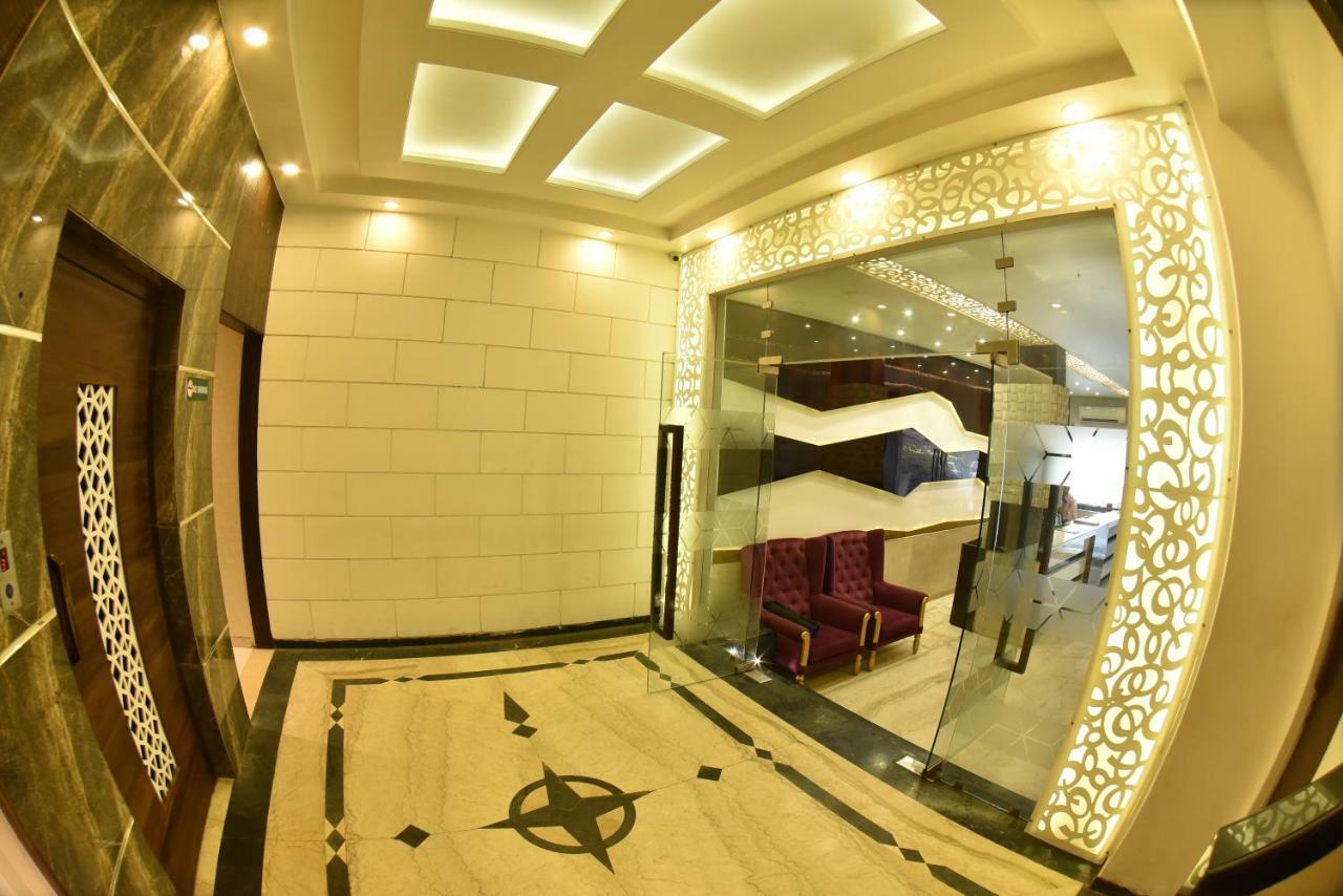 Hotel Manama Mumbai  Buitenkant foto