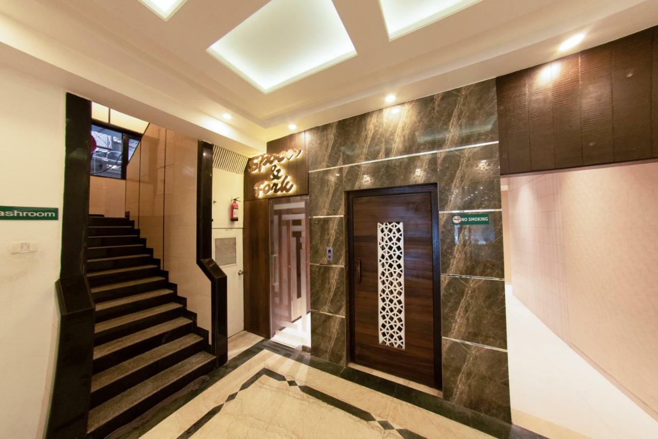 Hotel Manama Mumbai  Buitenkant foto
