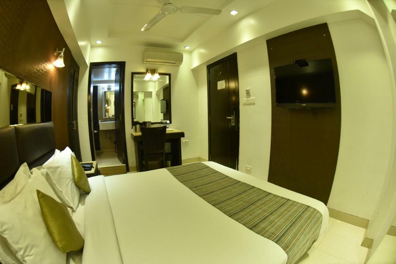 Hotel Manama Mumbai  Buitenkant foto