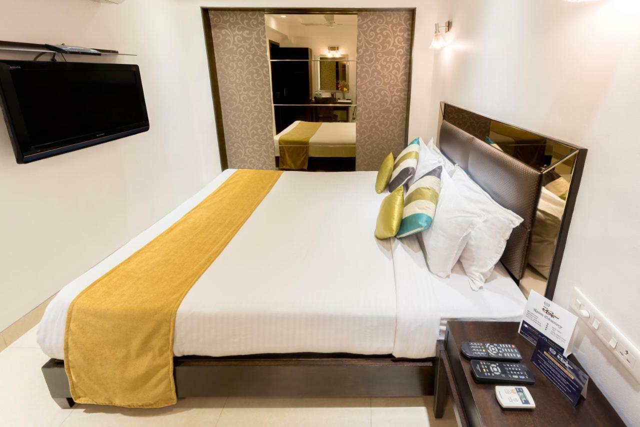 Hotel Manama Mumbai  Buitenkant foto