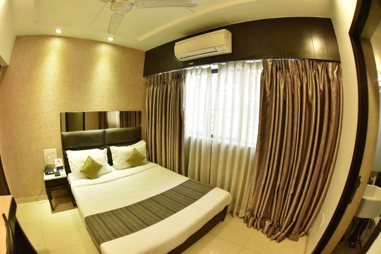 Hotel Manama Mumbai  Buitenkant foto