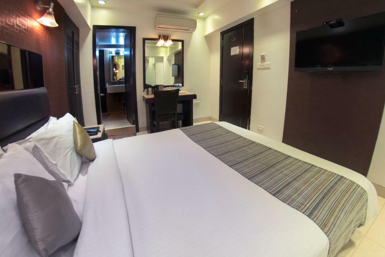 Hotel Manama Mumbai  Buitenkant foto
